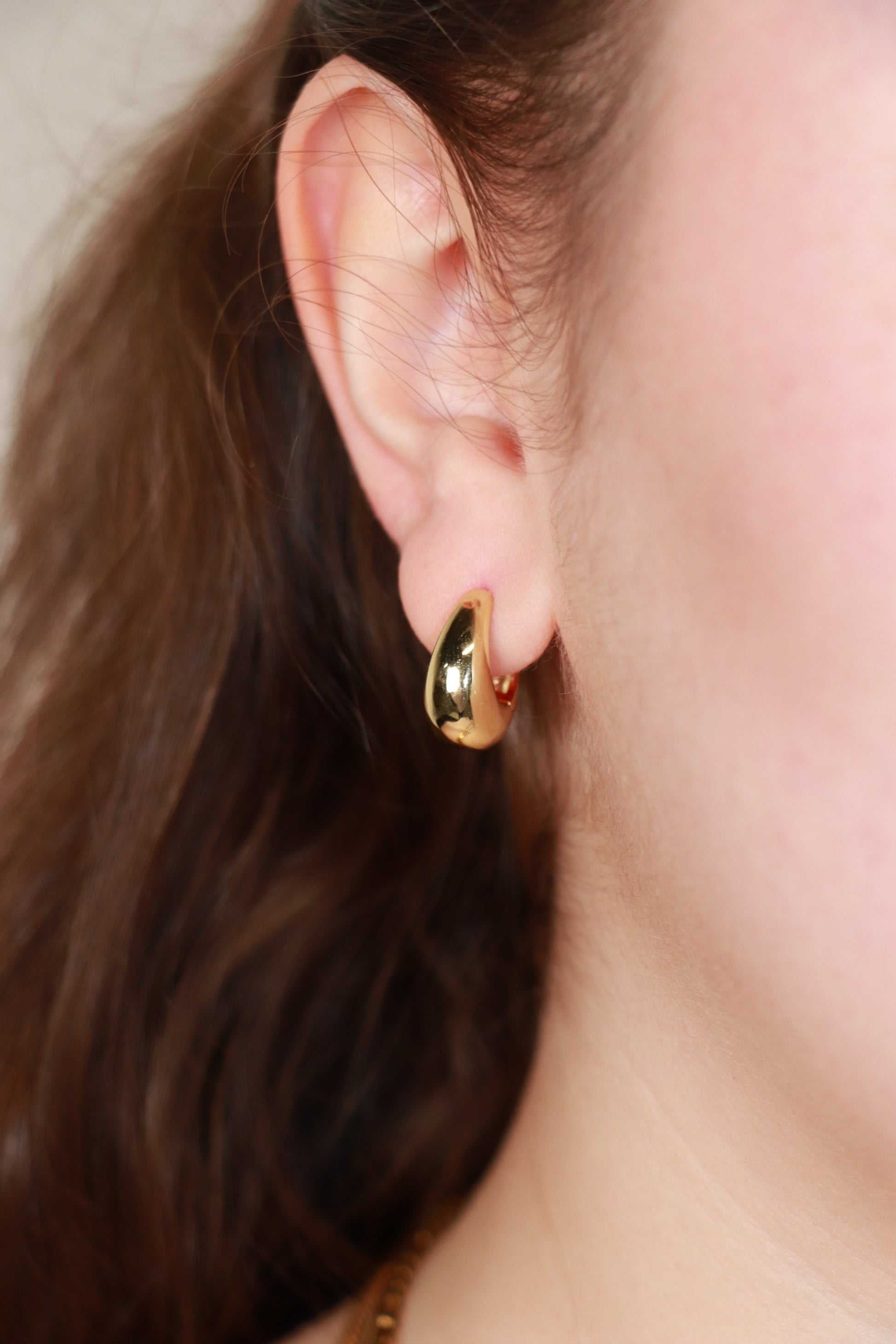 Valentina Hoops